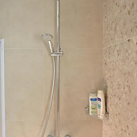 To Spiti Tou Papa Sto Vouno * Kamilárion