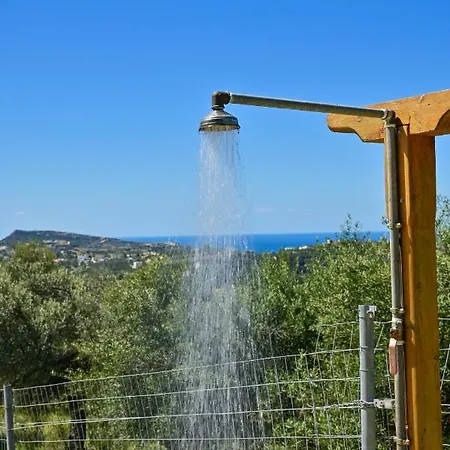 To Spiti Tou Papa Sto Vouno * Kamilárion
